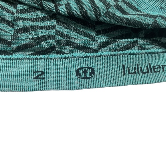 Lululemon 2 Aqua Striped Razorback Tank, Soft - Picture 4 of 8